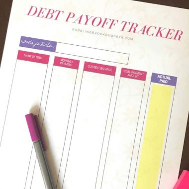 free debt payoff tracker printable to help get out of debt. perfect for adding to my budget planner!